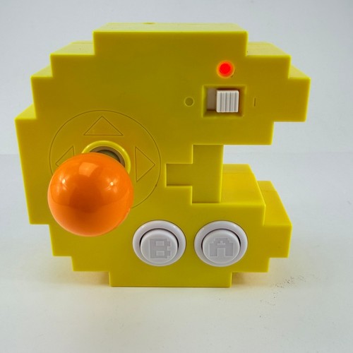 Pac man plug - n, controller