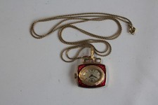Collier pendentif Montre