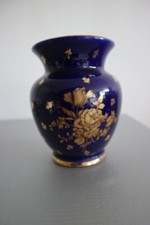 petit vase bleu decor de