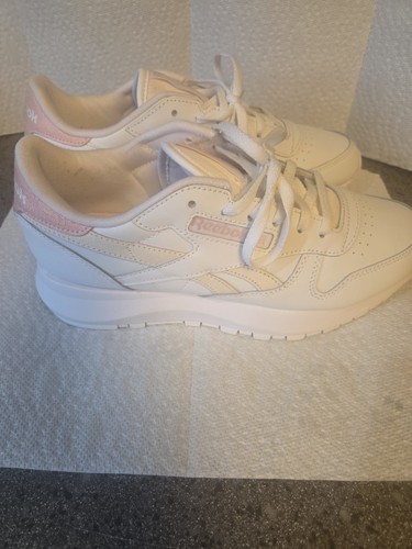 Women size reebok shoes - women's, 9m.