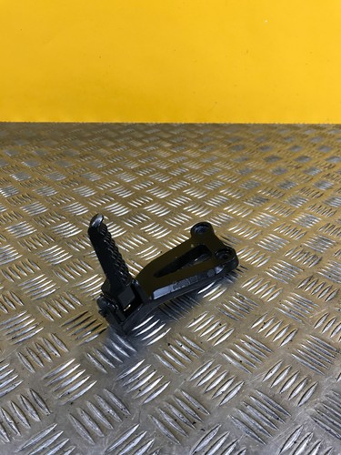 Platine repose pieds arrière