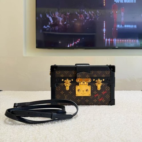 Louis vuitton petite - louis,