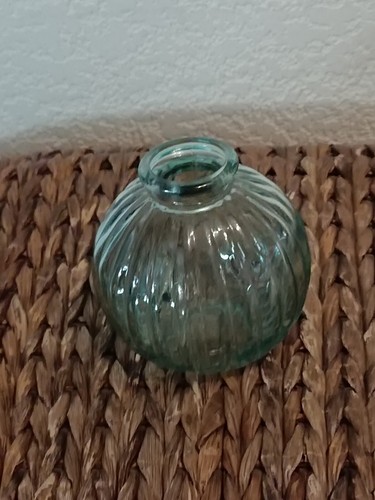 Petit vase boule - boule, ancien