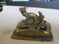 Ancien chien bronze sur - chien, en