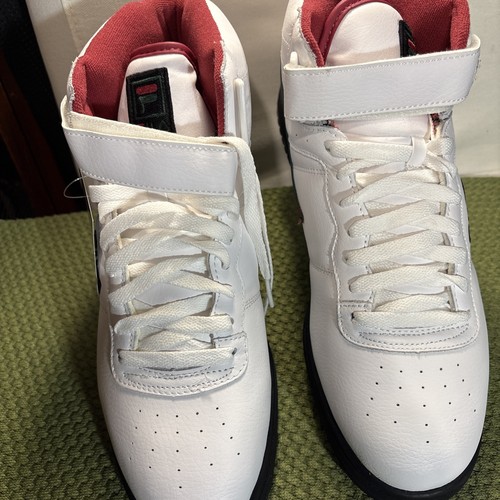 Nwt fila 13v - :,