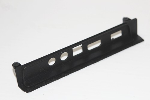 Side input cover bezel - side, av