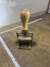 Ancien Cache Tampon Outil