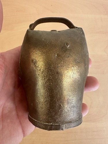 Ancienne cloche alpage - cloche,
