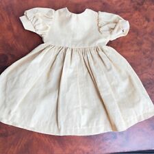 robe neuve avec la rose poupee