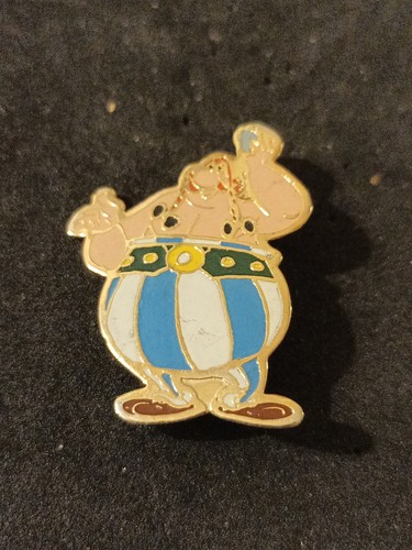 Pin broche astérix et - pin's,