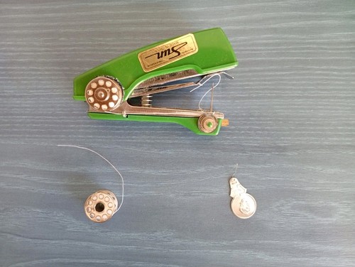 Mini machine coudre manuelle - a,