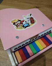 Jouet vintage piano en bois pour enfant. Lucky, année 1950