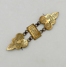 Longue boucle de cape ou de