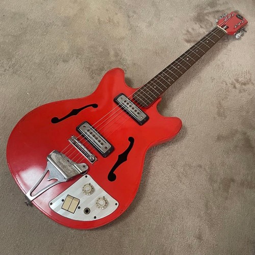 Guitare bizarre semi creuse - bizarre, semi-creuse