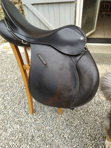 Selle mixte cuir - cuir, marque