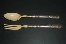 couverts à salade métal argenté & plastique (style rocaille LOUIS XV) fin 19 éme