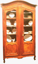 armoire vitrine en noyer