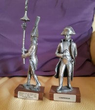 2 FIGURINES - LES ETAINS DU