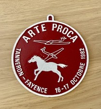 Plaque Métal Écussons de Logron S.Taupinard ARTE PROCA TANNERON-FAYENCE 1982 TBE