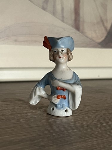 Demi figurine porcelaine - demi,