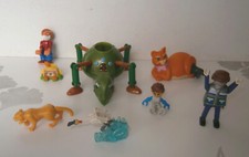 Lot de 8 figurines articulées ( Mc Donald’s, Maxi Kinder, Lego, Playmobile...)