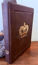 ALBUM + 15 feuillets mobiles. Cartes postales, timbres, FDC, lettres etc. (VVV)