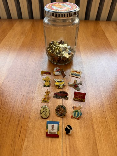 Collection pins vintage