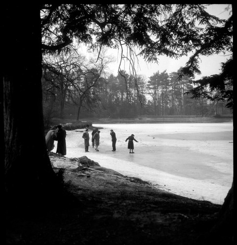 Lac gelé patins - , glace