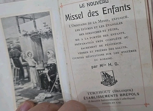 Livre nouveau missel des - livre,