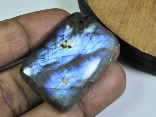 Pierre précieuse cabochon