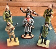 6 Petits soldats en plomb