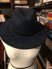 CHAPEAU FEMME POLYESTER / BLEU MARINE RUBAN CUIR NOIR / T 57