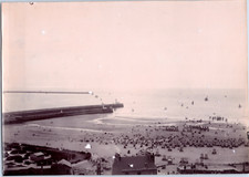 France, Plage avec jetée et