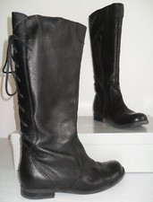 Bottes a lacets. Cuir noir. Andre. Pointure 38/39