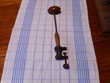 FER A REPASSER  ANCIEN COQ  AVEC ETAU