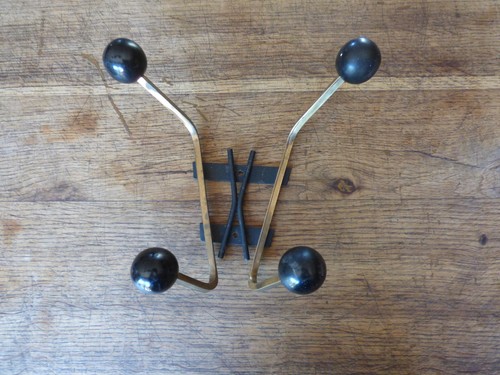 Ancien porte manteau boules - à,