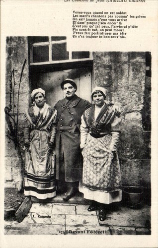 Deux femmes costume - femmes, en