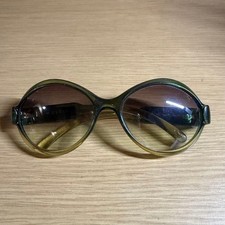 Lunettes de soleil anciennes