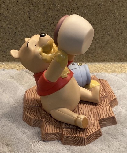 Disney winnie the pooh life - pooh,