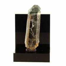 Quartz fantôme. 72.5 ct. Les