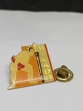 (Q1) Pin's Pins Pin Enamel Alimentaire Gâteau Biscuit Sumotori MIKADO SAUVAGINE