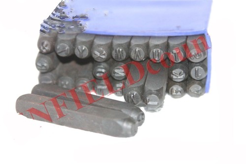 Neuf lettre set - set, estampage