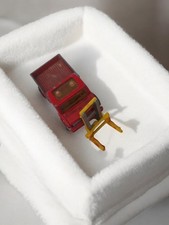 Véhicule miniature ancien