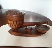 Pot à tabac vintage en bois sculpté style art déco.  Longueur : 30 cm