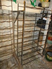Ancien casier à 150 bouteilles murale en fer