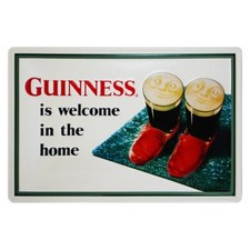 Plaque métal publicitaire 20x30cm bombée en relief : Guinness is welcome in th