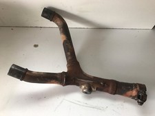 UN TUBE Y INTERMEDIAIRE D