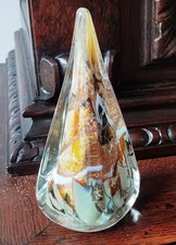 Pyramide jaune métamorphose - Michele Luzoro