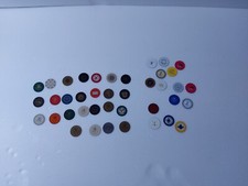 LOT DE CAPSULES DE CHAMPAGNE NON EMBOSSEES + DIVERS ( DROITE )