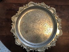 Plateau métal argenté style Louis XX rocaille fin XIXème de 42 cm pieds amovible